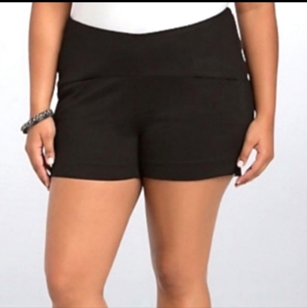 🔥TORRID Black Textured High Waist Shorts